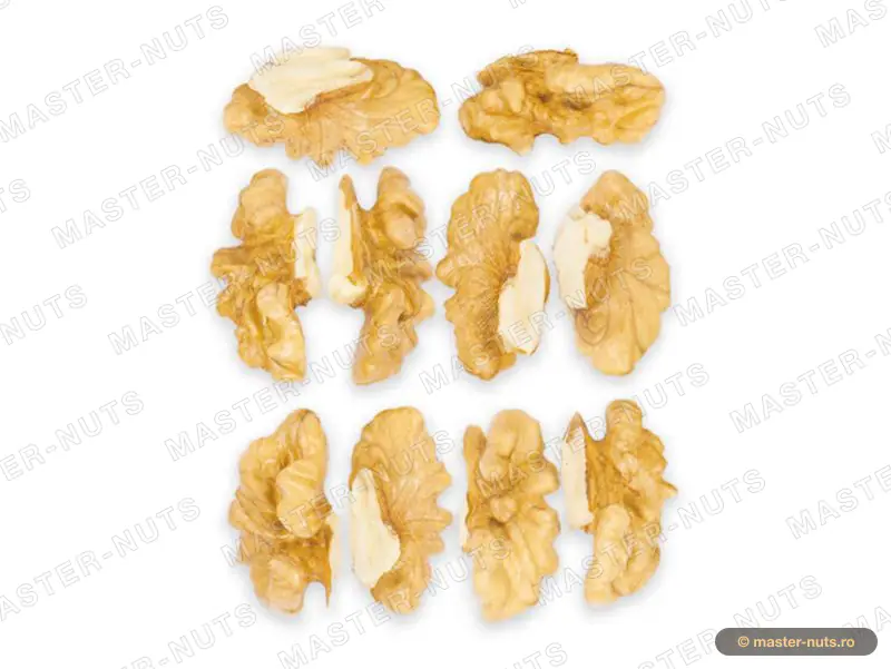 Walnut kernel quarters